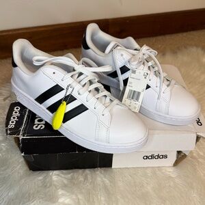 NIB Adidas Grand Court Tennis Shoes Men’s Size 10 1/2.
